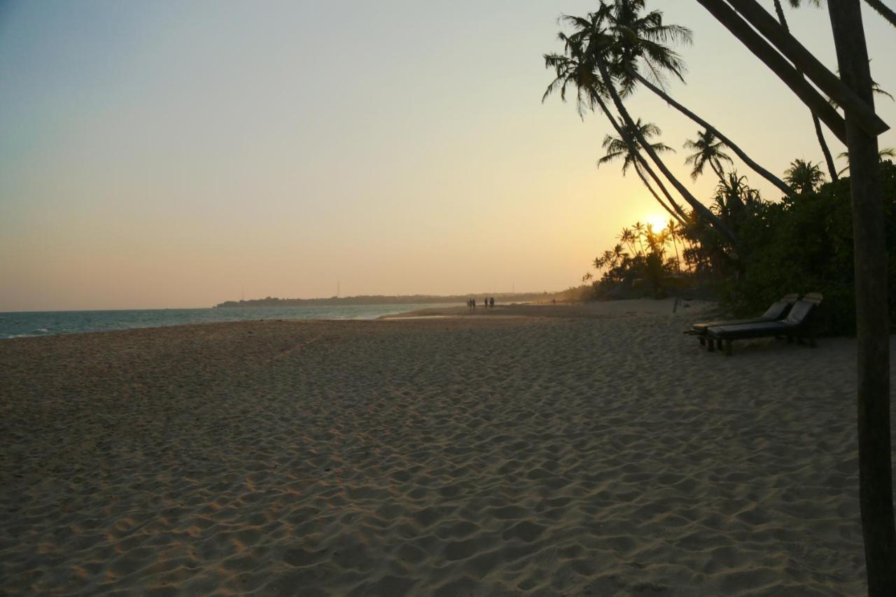 Ganesh Garden Beach Cabanas Tangalle Exterior photo